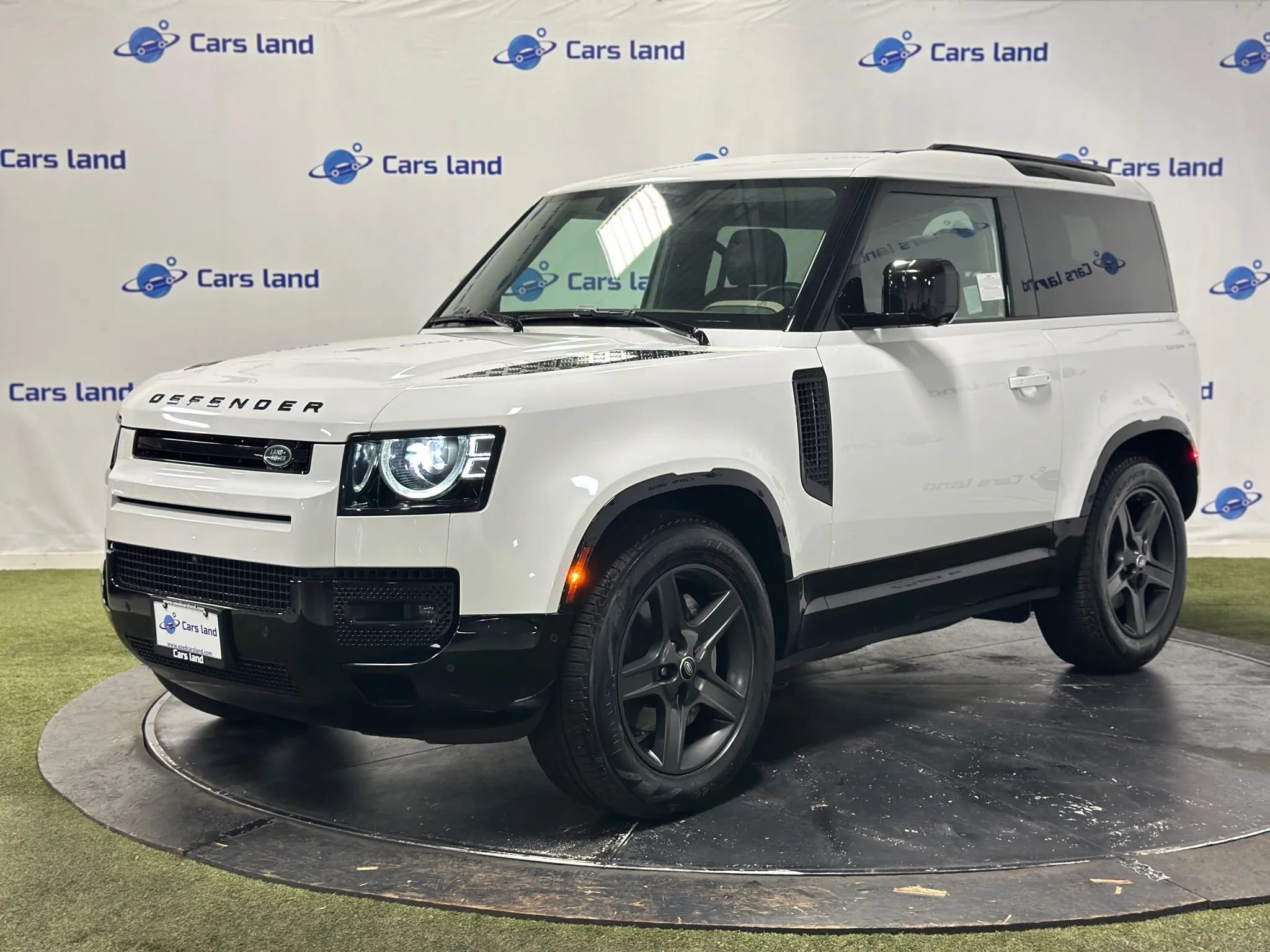 Used 2024 Land Rover Defender 90 X-Dynamic SE AWD/4WD image 8