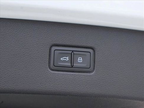 Used 2022 Audi Q7 3.0T Prestige AWD/4WD image 7