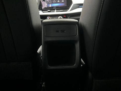 Used 2025 Chevrolet Trax LT image 12