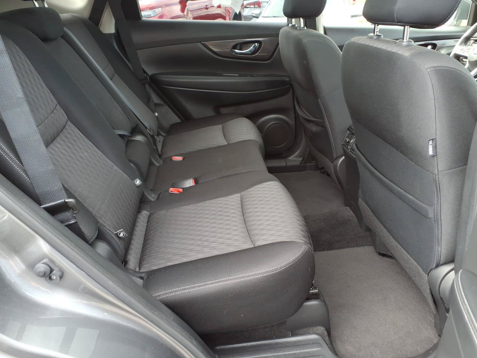 Used 2019 Nissan Rogue SV w/ Sun & Sound Touring Package AWD/4WD image 28