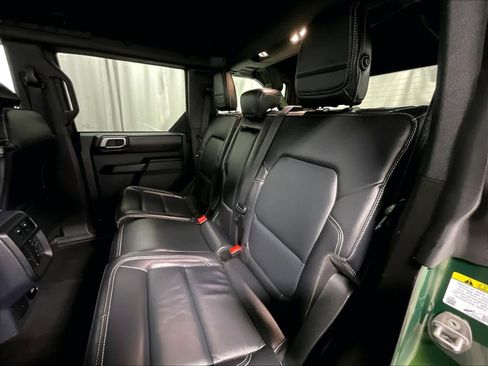 Used 2025 Ford Bronco Outer Banks image 15