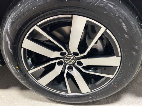 Used 2022 Volkswagen Atlas SE image 44