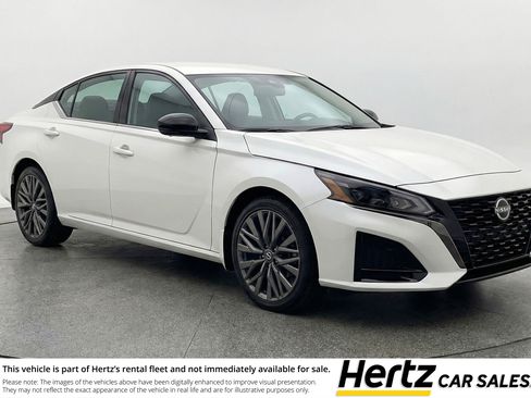 Used 2025 Nissan Altima 2.5 SV FWD image 1