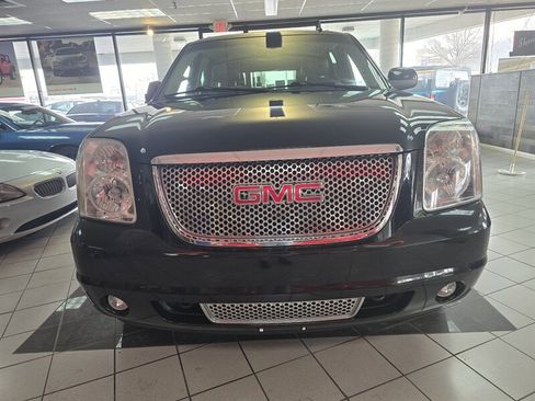 Used 2013 GMC Yukon XL Denali image 2