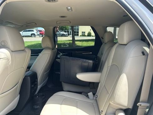 Used 2021 Buick Enclave Essence w/ Sound and Sites Package AWD/4WD image 9