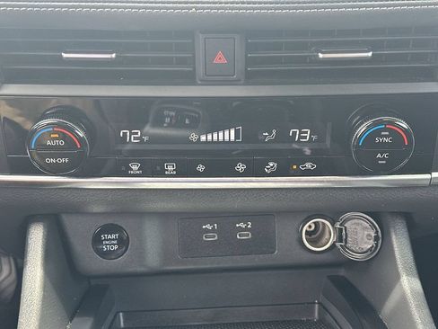 Used 2024 Nissan Rogue SV AWD/4WD image 27