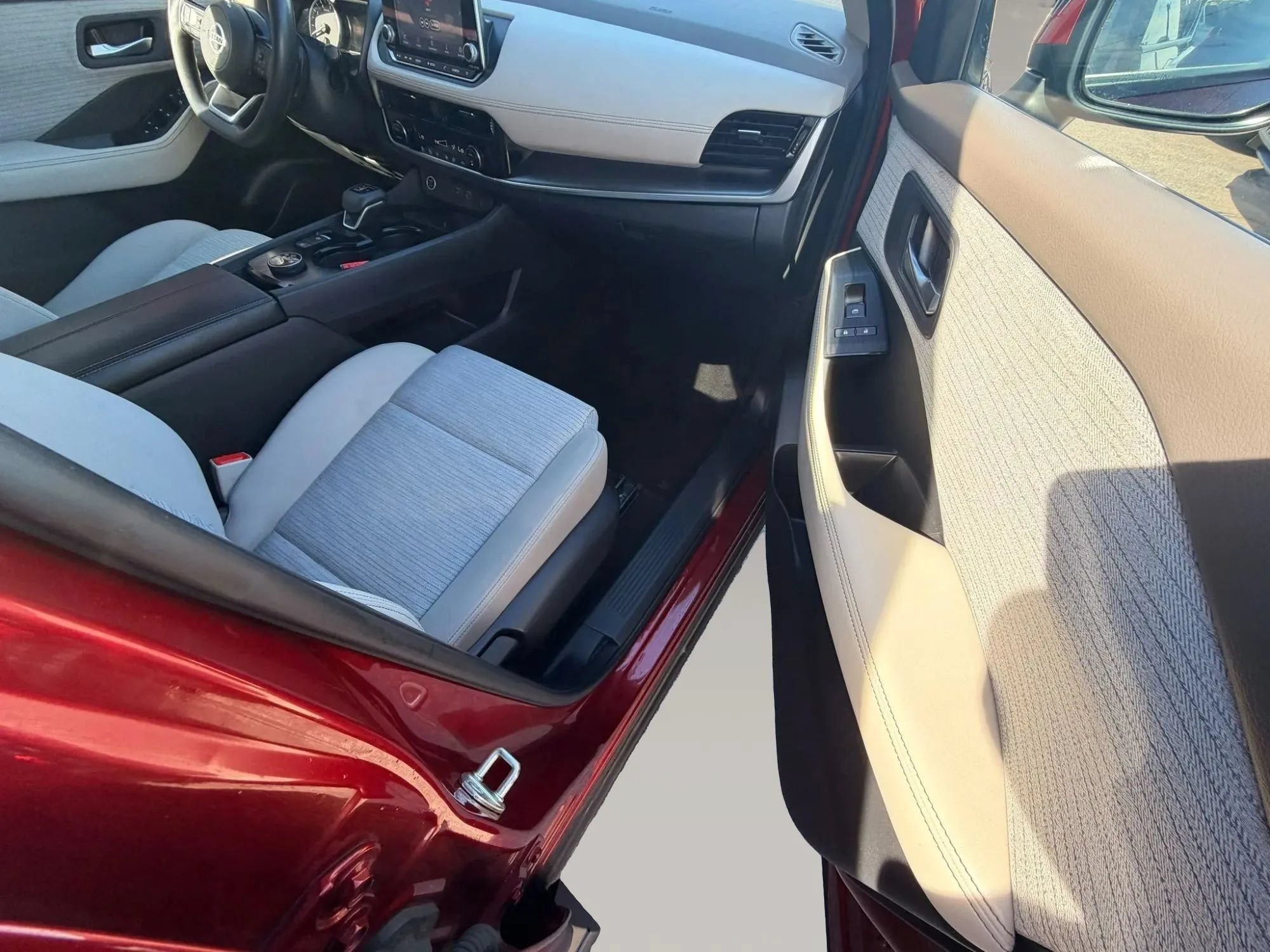 Used 2021 Nissan Rogue SV AWD/4WD image 10