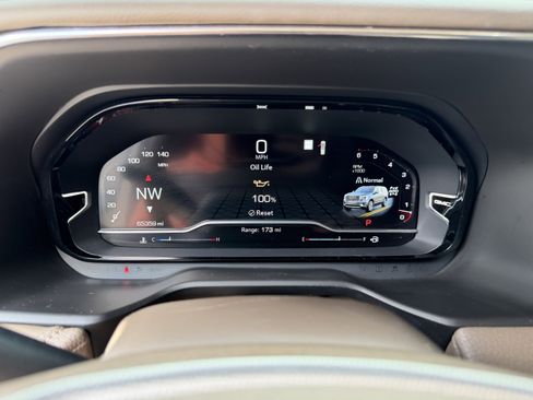 Used 2023 GMC Yukon Denali image 32