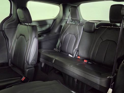 New 2026 Chrysler Pacifica Select FWD image 29