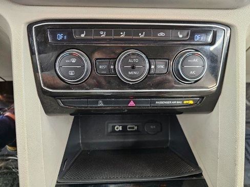 Used 2018 Volkswagen Atlas SEL image 25