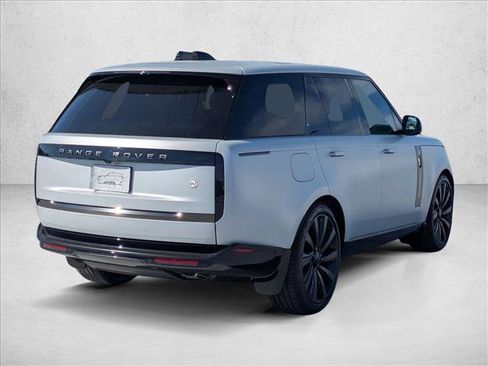 New 2026 Land Rover Range Rover SV image 2