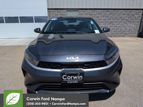 Used 2024 Kia Forte LXS w/ LXS Technology Package FWD image 8