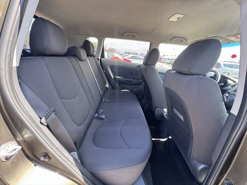 Used 2013 Kia Soul FWD image 13