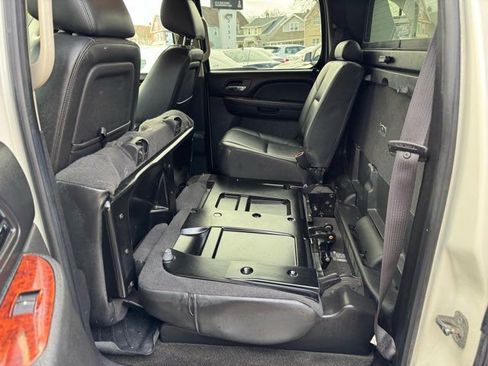 Used 2013 Chevrolet Avalanche LTZ image 20