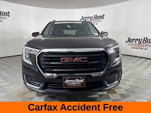 Used 2022 GMC Terrain SLE w/ Driver Convenience Package AWD/4WD image 3