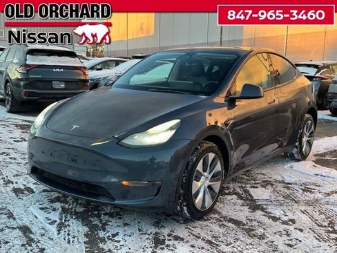 Used 2023 Tesla Model Y Long Range image 1