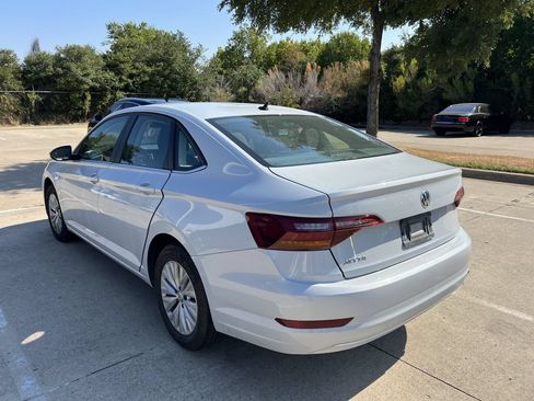 Used 2019 Volkswagen Jetta FWD image 4