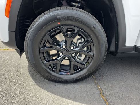 New 2026 Jeep Grand Cherokee L 4WD image 10