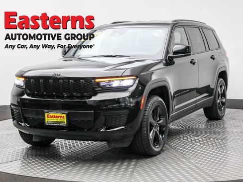 Used 2023 Jeep Grand Cherokee L Laredo image 1