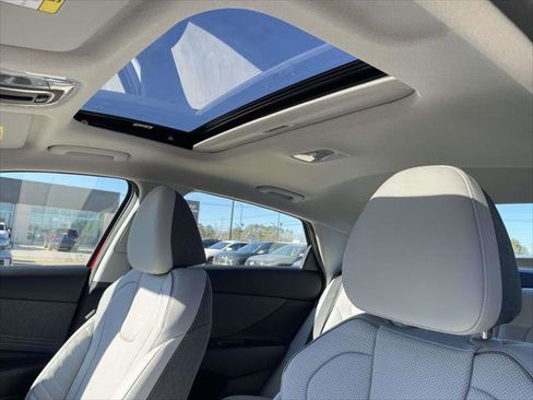 New 2026 Hyundai Elantra Limited FWD image 9