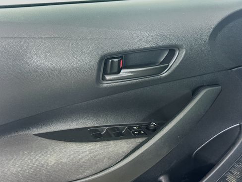 Used 2022 Toyota Corolla LE FWD image 23