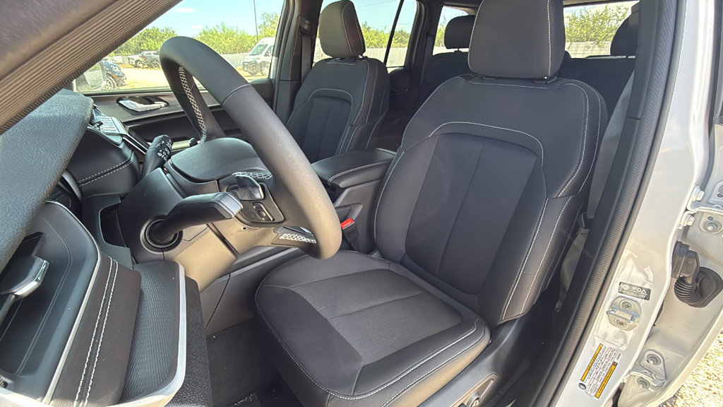 New 2027 Jeep Grand Cherokee Laredo RWD image 14