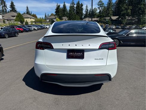 Used 2023 Tesla Model Y Long Range AWD/4WD image 5