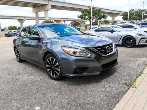 Used 2018 Nissan Altima 2.5 SV FWD image 5