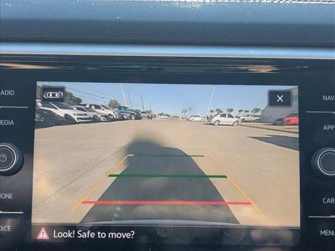 Used 2022 Volkswagen Atlas SEL Premium image 12