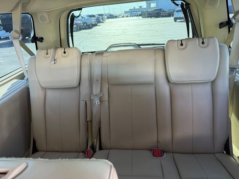 Used 2015 Ford Expedition EL XLT w/ Equipment Group 202A AWD/4WD image 13