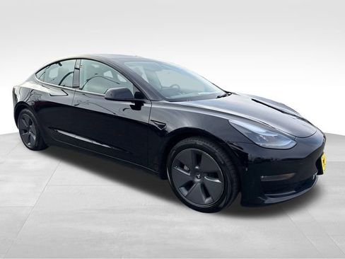 Used 2022 Tesla Model 3 Long Range image 1