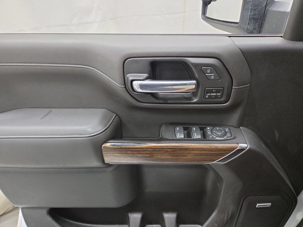Used 2022 Chevrolet Silverado 2500 High Country AWD/4WD image 17