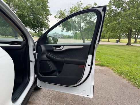 Used 2020 Ford Escape SE AWD/4WD image 27
