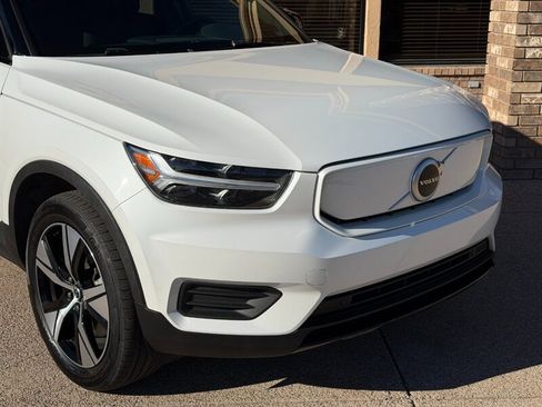 Used 2022 Volvo XC40 P8 Recharge image 10