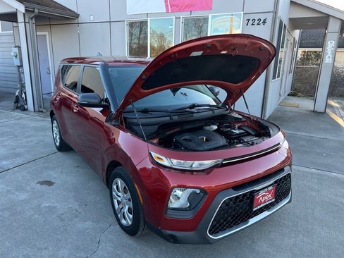 Used 2020 Kia Soul LX FWD image 19