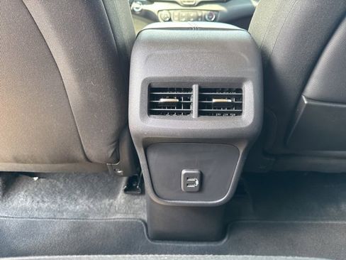 Used 2024 GMC Terrain SLE image 29