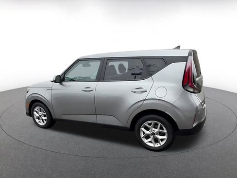 Used 2025 Kia Soul LX w/ LX Technology Package image 10