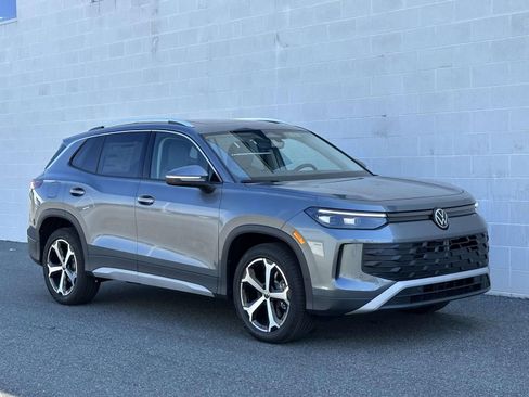 New 2026 Volkswagen Tiguan SE image 8