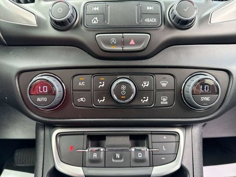 Used 2023 GMC Terrain SLT w/ Elevation Edition FWD image 19