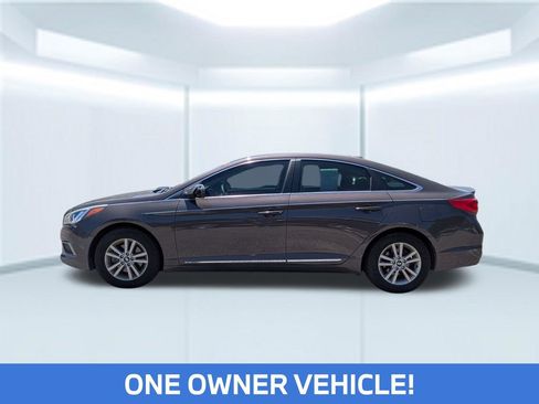 Used 2017 Hyundai Sonata SE FWD image 2
