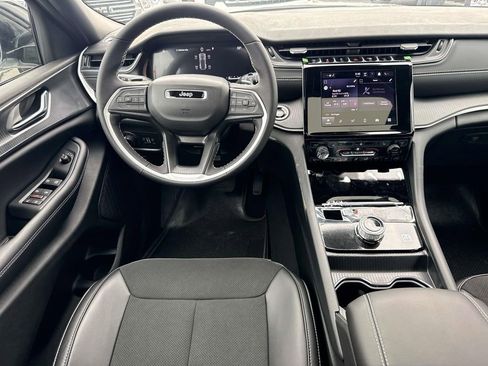 New 2025 Jeep Grand Cherokee Altitude RWD image 11