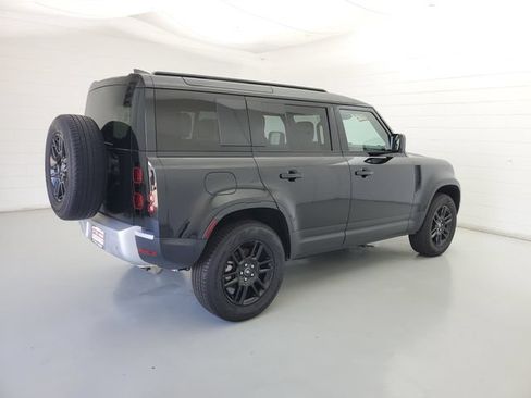 Used 2025 Land Rover Defender 110 S AWD/4WD image 5