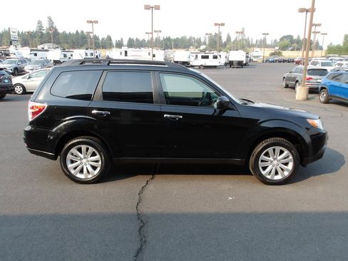 Used 2012 Subaru Forester 2.5X Limited AWD/4WD image 6