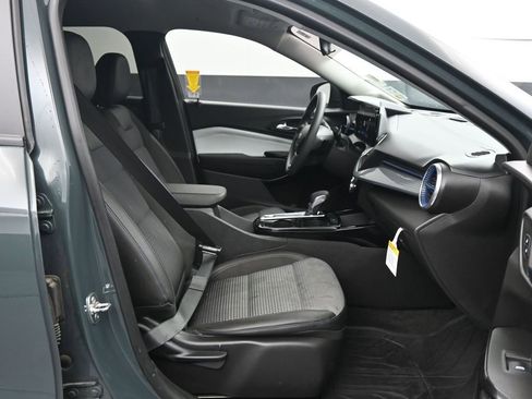 Used 2025 Chevrolet Trax LT image 13