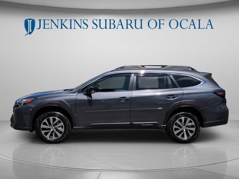 Used 2025 Subaru Outback Premium AWD/4WD image 6