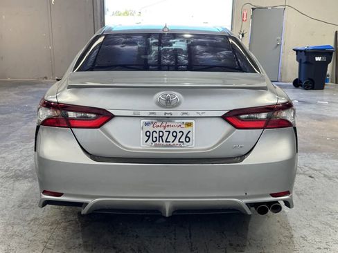 Used 2024 Toyota Camry SE image 3