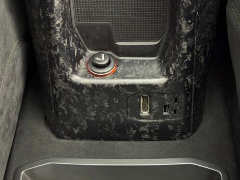 Used 2018 Lamborghini Huracan Performante image 34