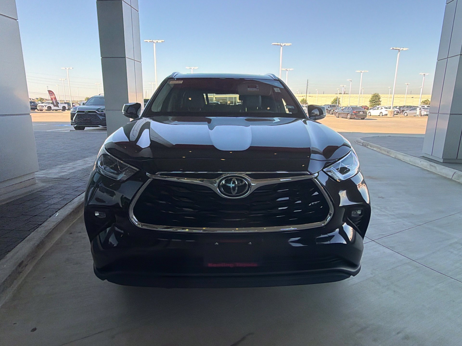 Certified 2026 Toyota Highlander Limited AWD/4WD image 9