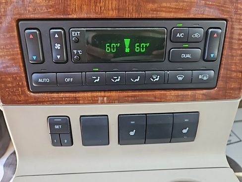Used 2006 Ford Explorer Eddie Bauer image 19