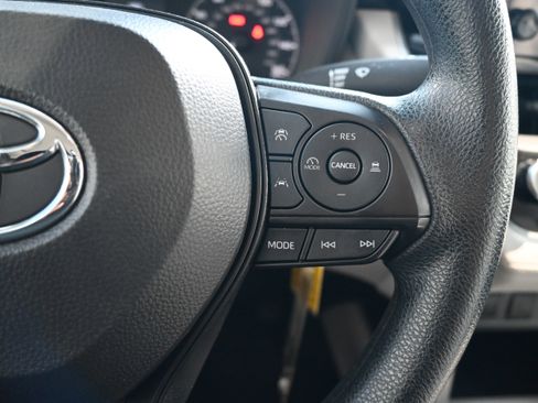 Used 2024 Toyota Corolla Cross L FWD image 19